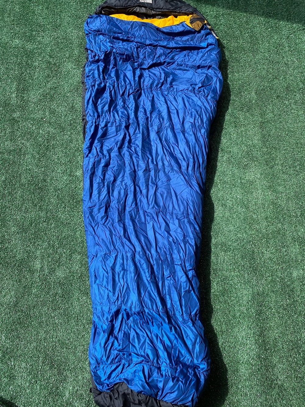 The North Face Cloudburst 3D Polarguard Regular Mummy Sleeping Bag Blue Black - Picture 2 of 10